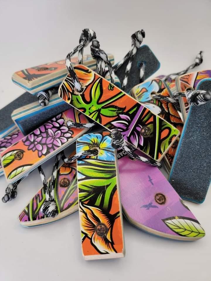 Skateboard keychain